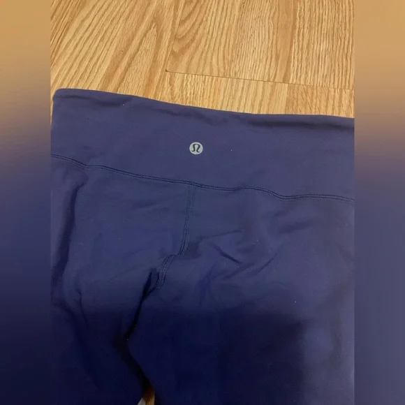 Lululemon 20” cropped, reversible leggings - Size 4 - Picture 2 of 9